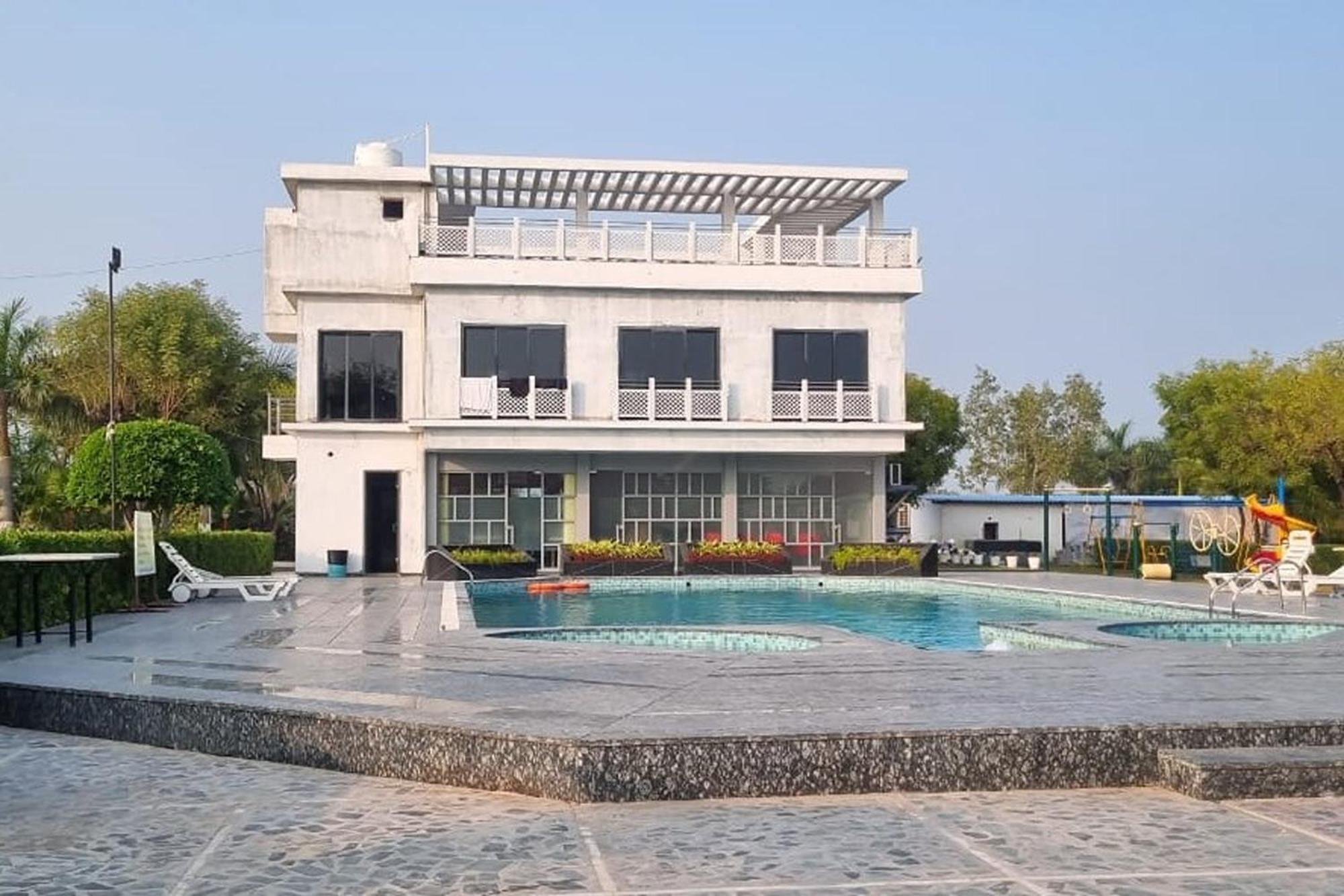 Rupis Resort Near Udaipur Airport Dabok Bagian luar foto