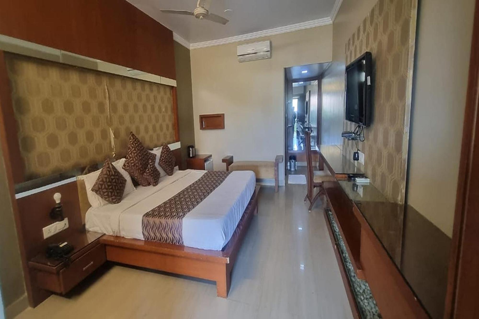 Rupis Resort Near Udaipur Airport Dabok Bagian luar foto