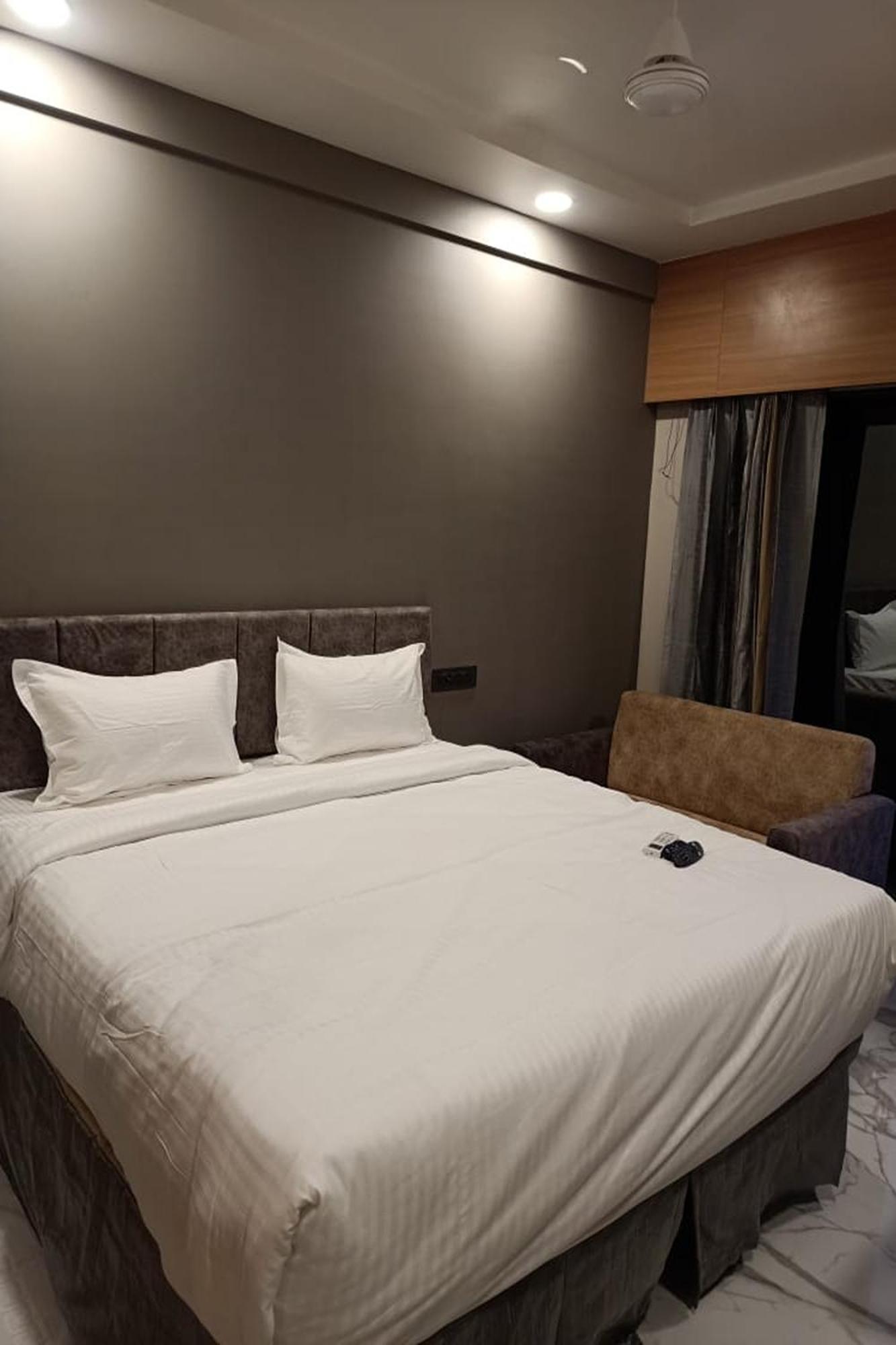 Rupis Resort Near Udaipur Airport Dabok Bagian luar foto