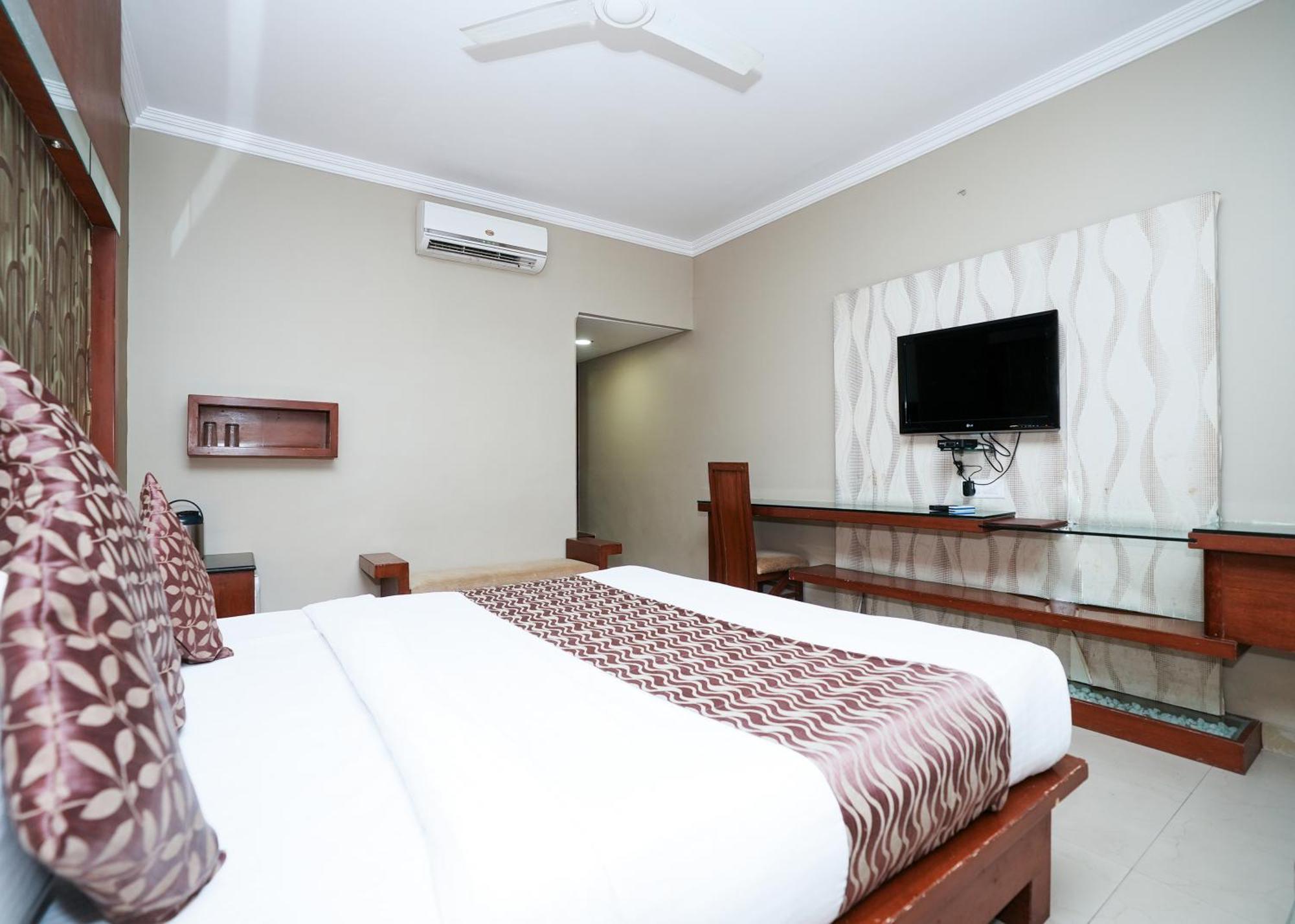 Rupis Resort Near Udaipur Airport Dabok Bagian luar foto