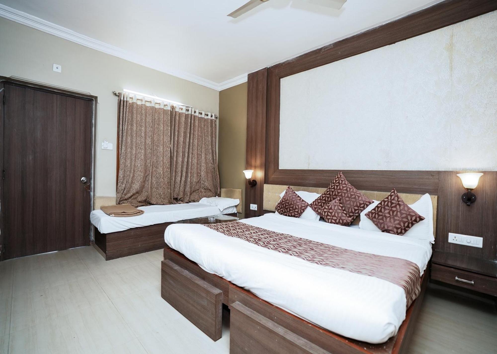 Rupis Resort Near Udaipur Airport Dabok Bagian luar foto