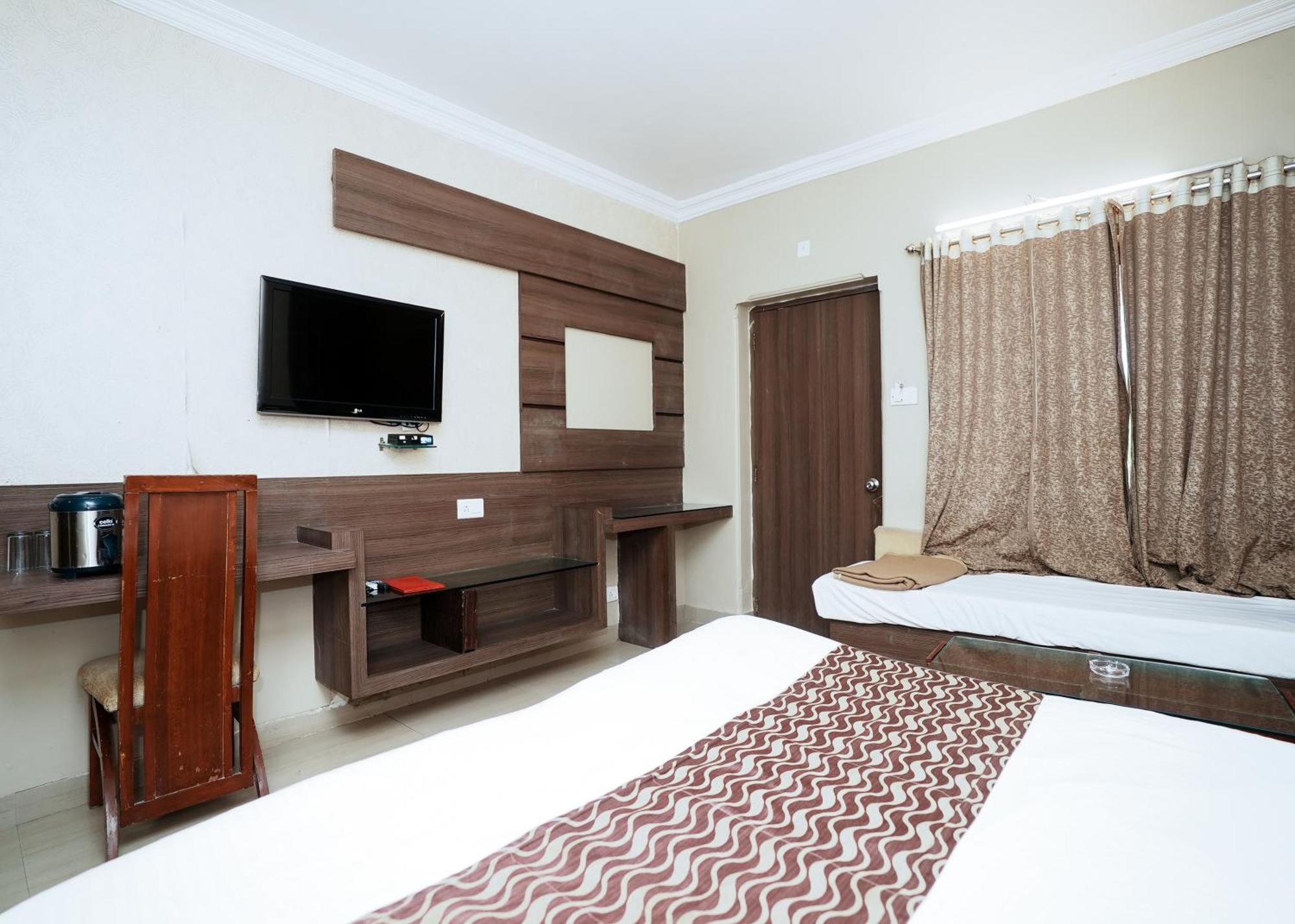 Rupis Resort Near Udaipur Airport Dabok Bagian luar foto