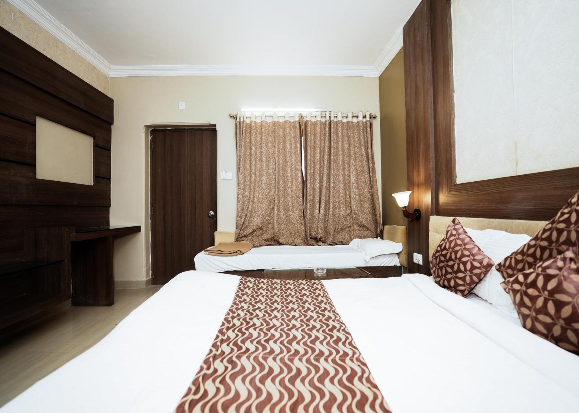 Rupis Resort Near Udaipur Airport Dabok Bagian luar foto