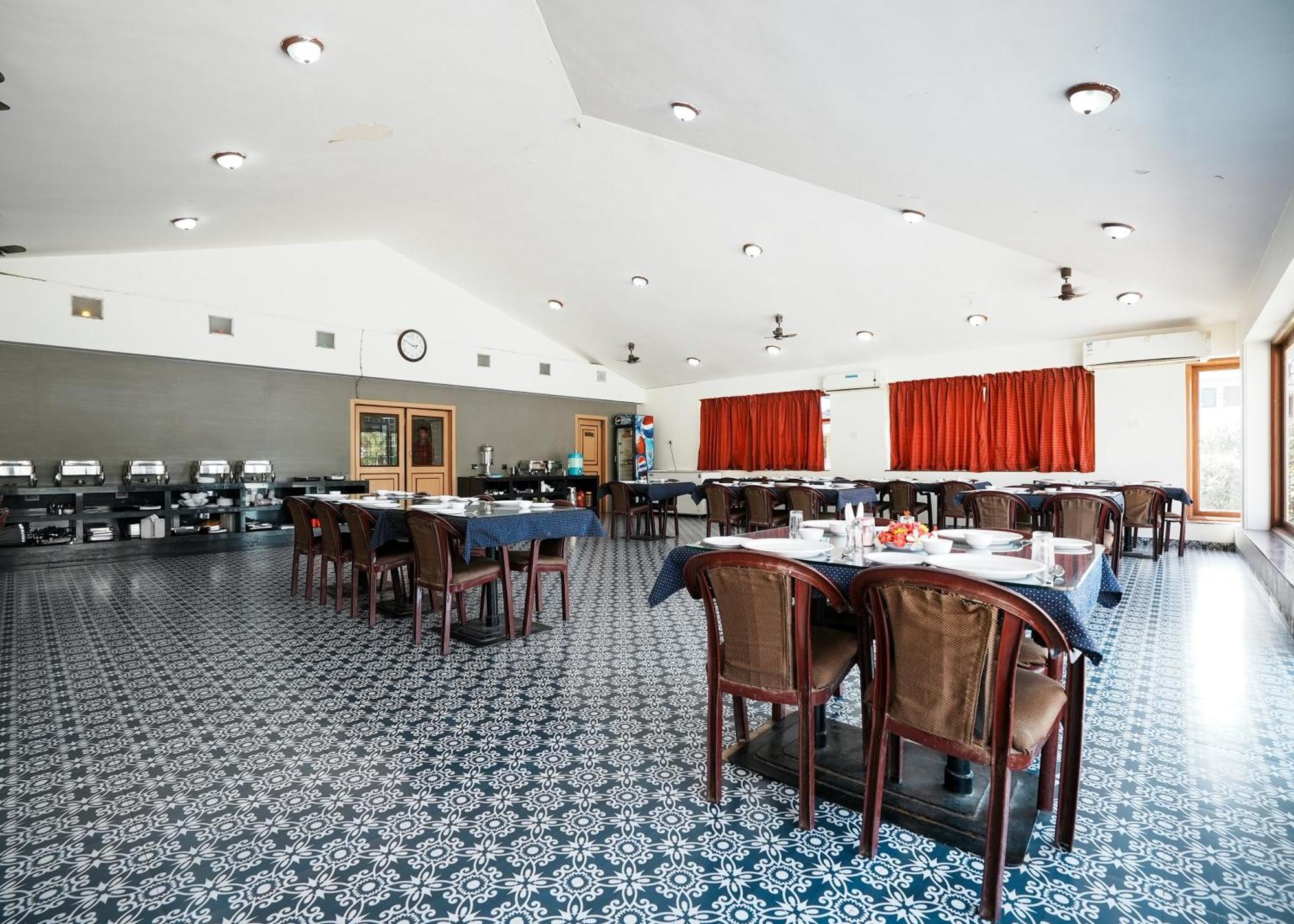 Rupis Resort Near Udaipur Airport Dabok Bagian luar foto