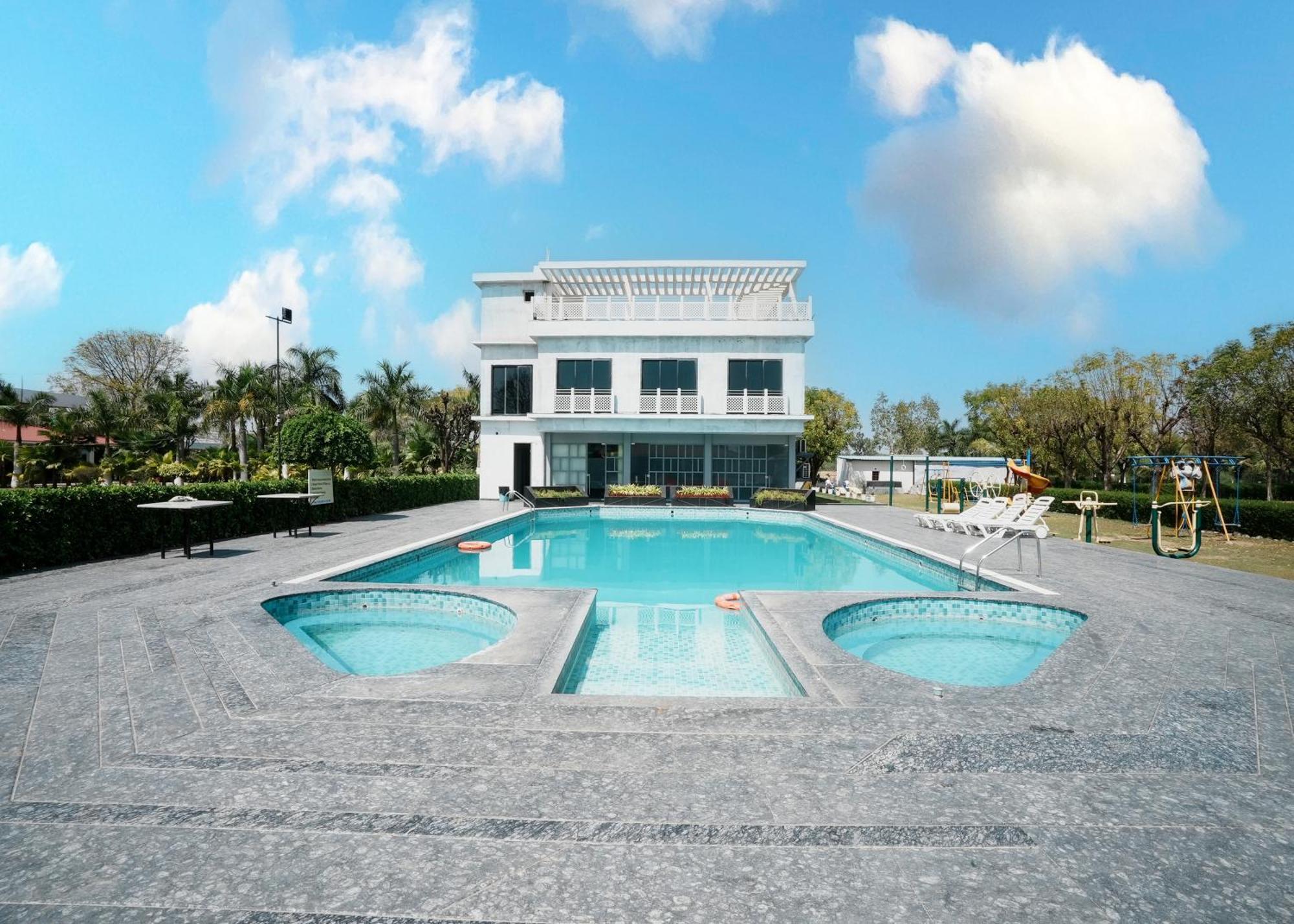 Rupis Resort Near Udaipur Airport Dabok Bagian luar foto