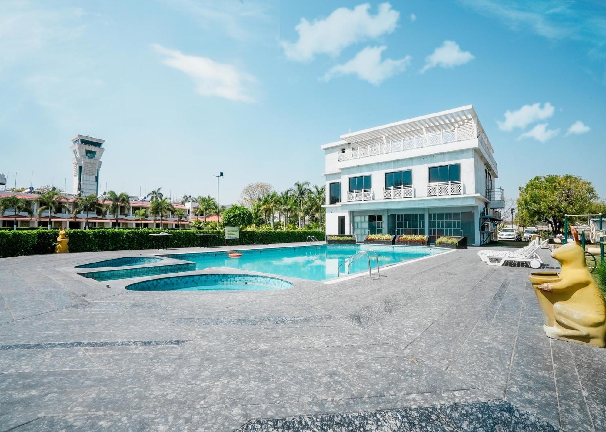 Rupis Resort Near Udaipur Airport Dabok Bagian luar foto