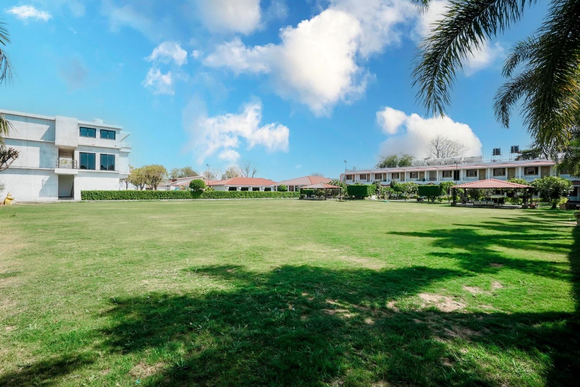 Rupis Resort Near Udaipur Airport Dabok Bagian luar foto