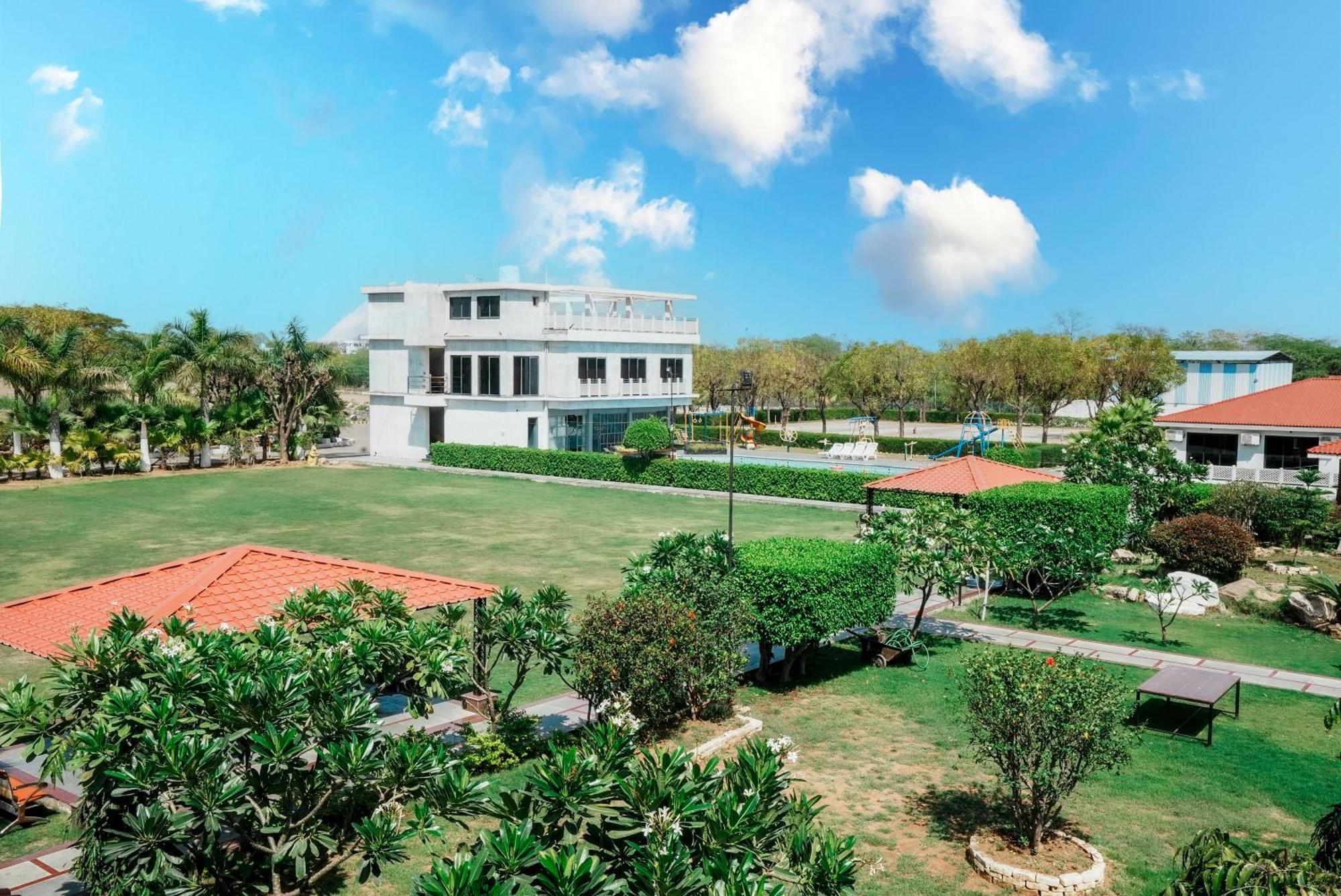 Rupis Resort Near Udaipur Airport Dabok Bagian luar foto